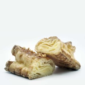 Caña de hojaldre rellena de crema pastelera vegetal sin gluten
