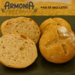 Pan de molletes sin gluten con aceite de oliva virgen extra y proteína de guisante – hecho a mano en obrador sin gluten